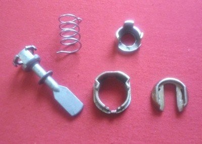 Kit de reparatie incuietoare (Yala) usa Seat Ibiza 2/3 usi 1993-1997 - fata