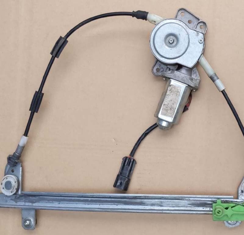 PUTEM REPARA! SUNATI LA 0735 22 66 40! - Macara geam AIXAM 400 1996-2005