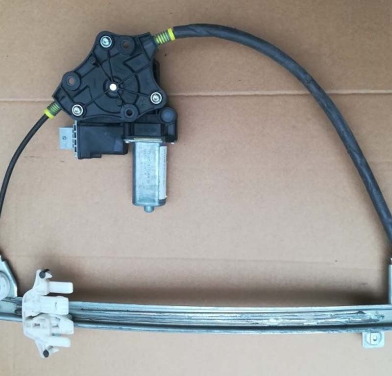 PUTEM REPARA! SUNATI LA 0735 22 66 40! - Macara geam AIXAM Crossline Roadline 2008-2010